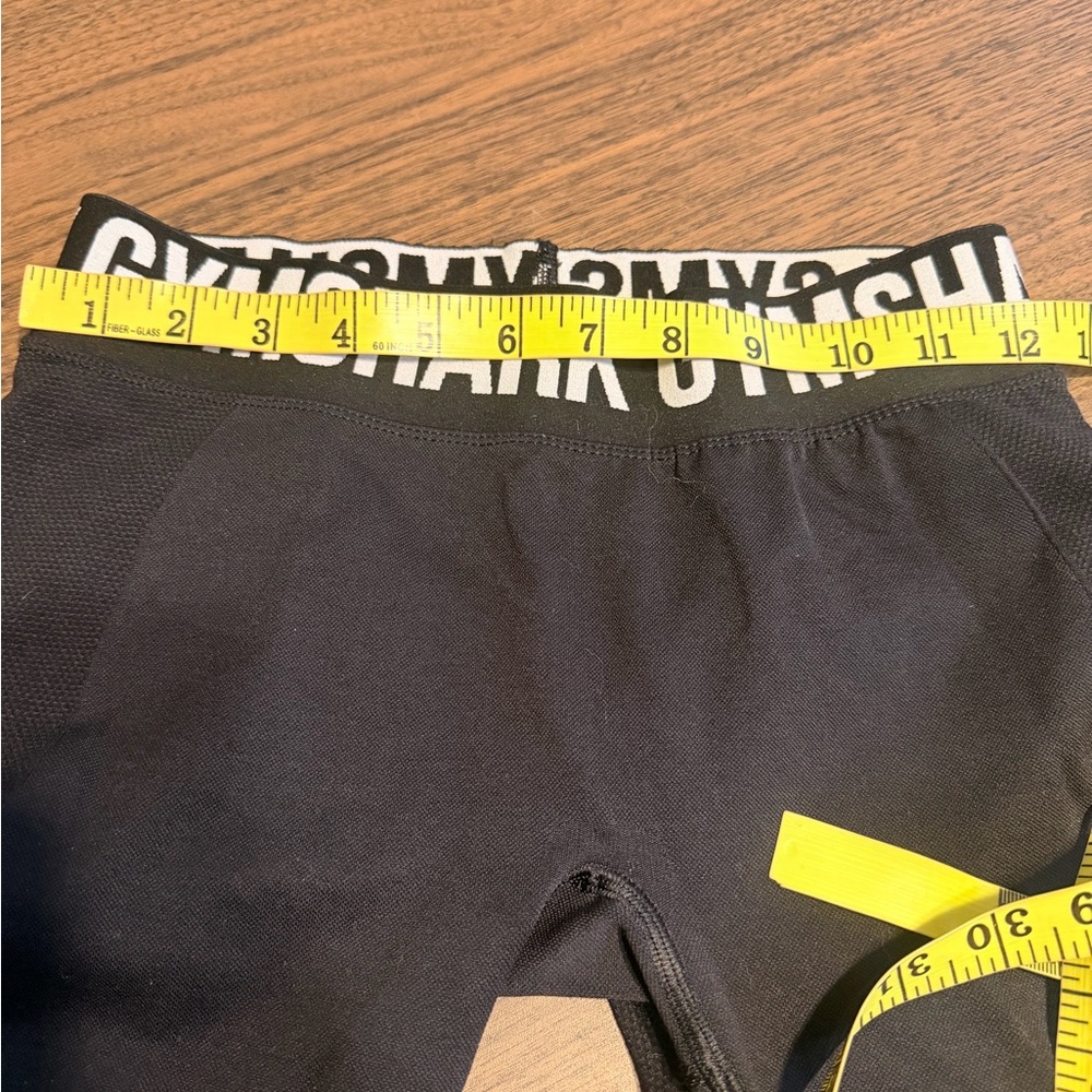 Gymshark Black Leggings with Logo Waistband - Picture 3 of 6